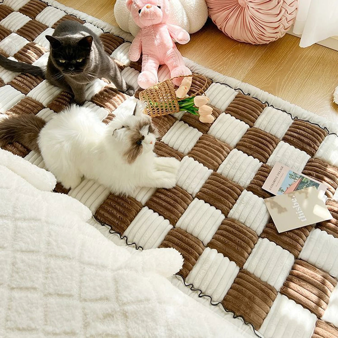 Cream-Coloured Soft Pet Couch Cover